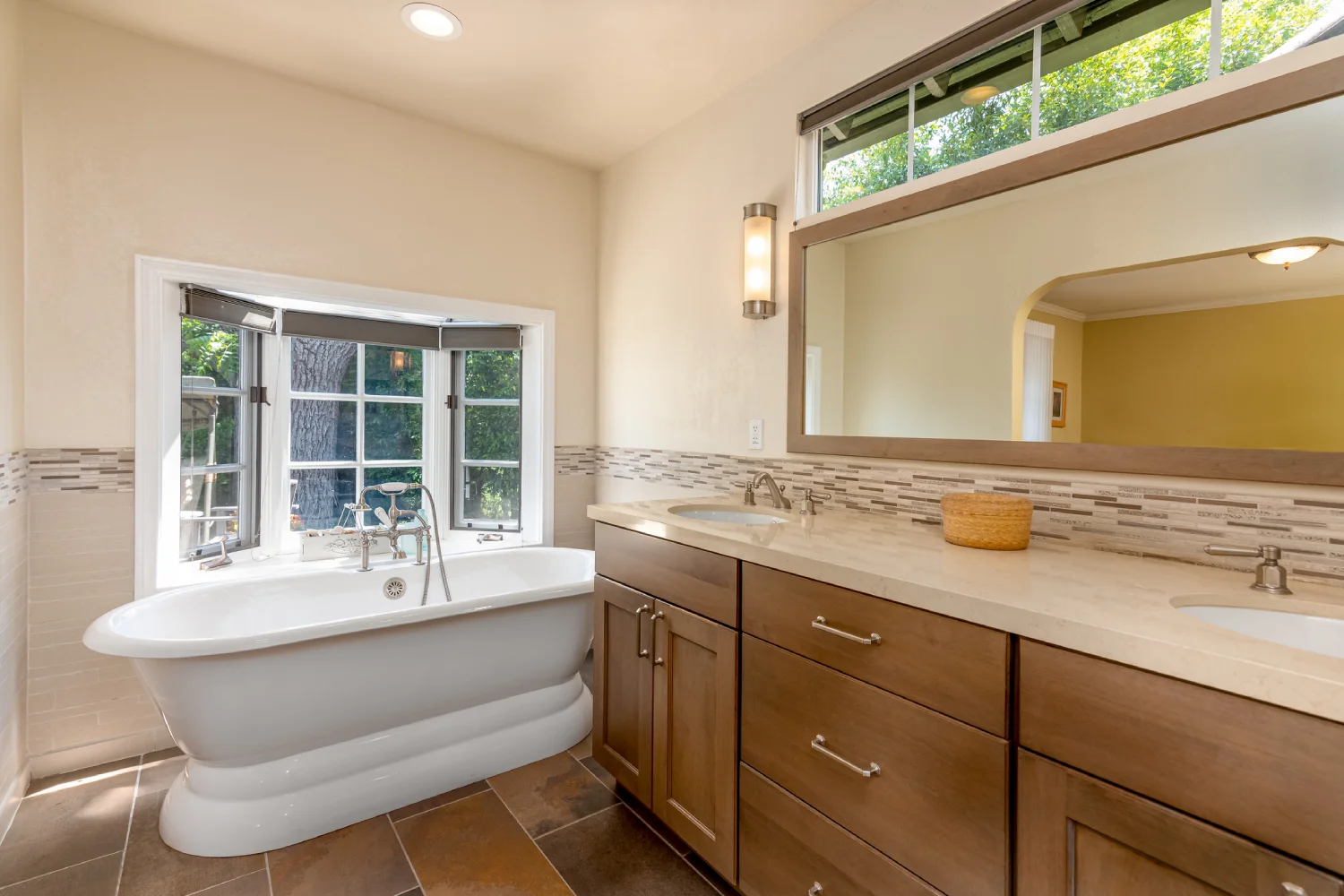 Professional Bathtub Reglazing